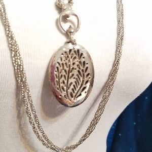 Vintage triple strand silver tone necklace pendant